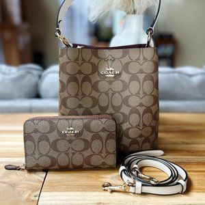 COACH Signature Small Town Bucket Bag & Medium Zip Wallet - KHAKI/CHALK